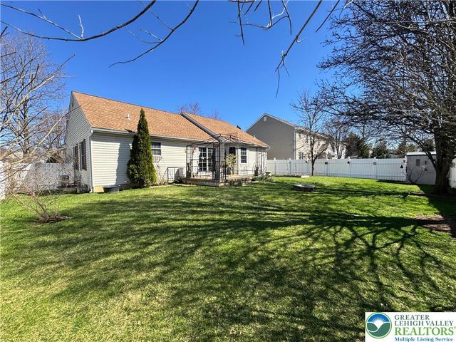 1942 Vintage Drive, Bethlehem Twp, PA 18045