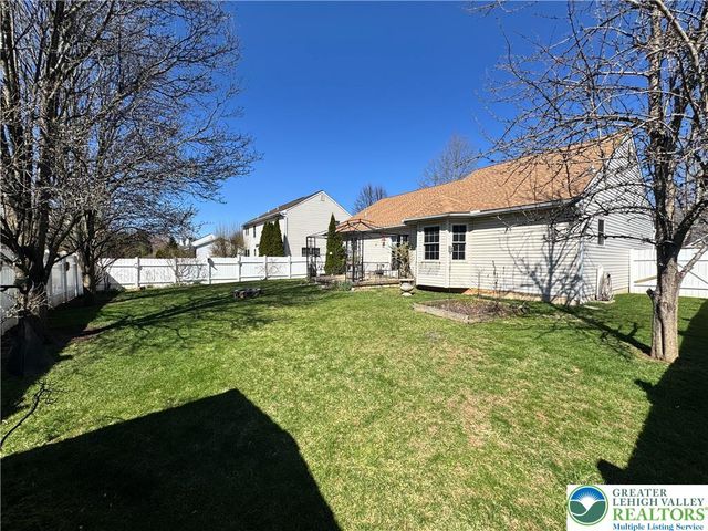 1942 Vintage Drive, Bethlehem Twp, PA 18045