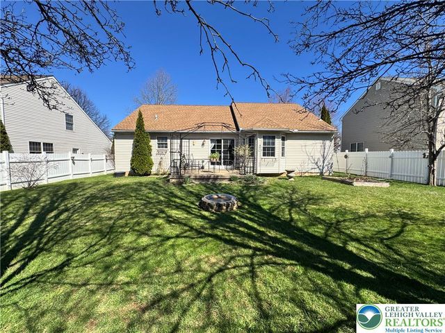 1942 Vintage Drive, Bethlehem Twp, PA 18045