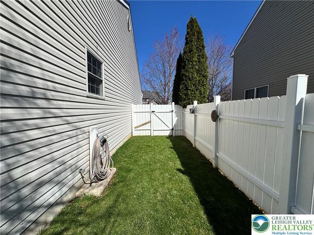 1942 Vintage Drive, Bethlehem Twp, PA 18045