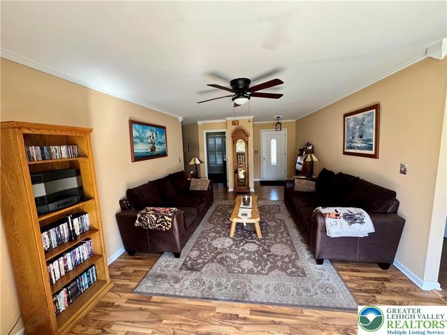 1942 Vintage Drive, Bethlehem Twp, PA 18045