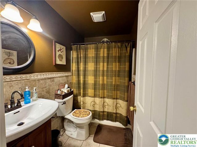 1942 Vintage Drive, Bethlehem Twp, PA 18045
