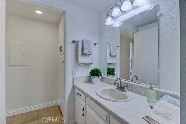 912 Ronda Sevilla O, Laguna Woods, CA 92637