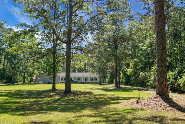 717 Huskie Lane, Saint Stephen, SC 29479