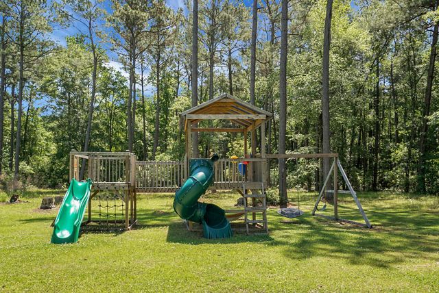 717 Huskie Lane, Saint Stephen, SC 29479