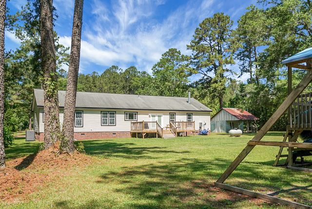 717 Huskie Lane, Saint Stephen, SC 29479
