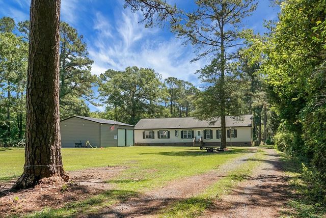 717 Huskie Lane, Saint Stephen, SC 29479