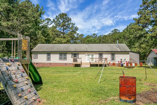 717 Huskie Lane, Saint Stephen, SC 29479