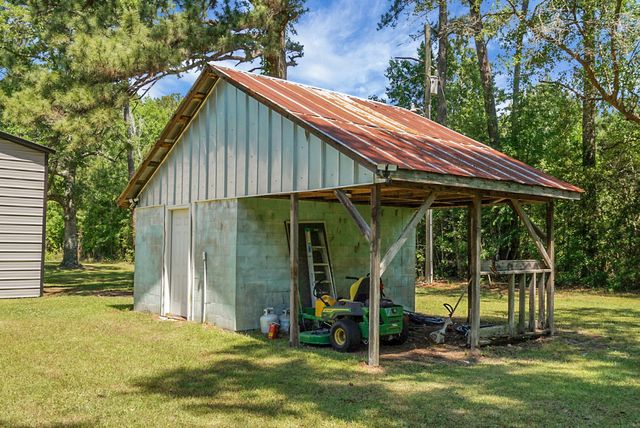 717 Huskie Lane, Saint Stephen, SC 29479