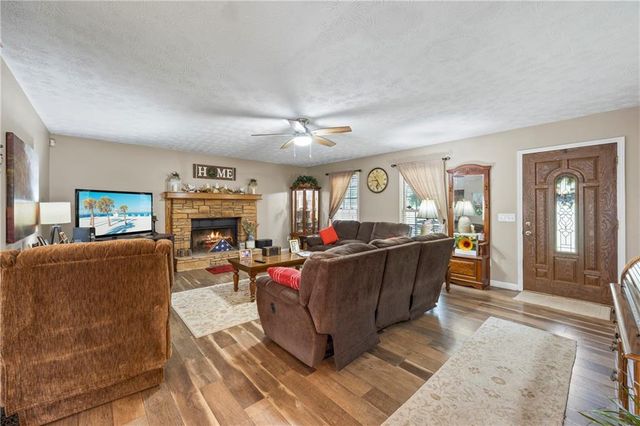 5041 Highway 332, Hoschton, GA 30548