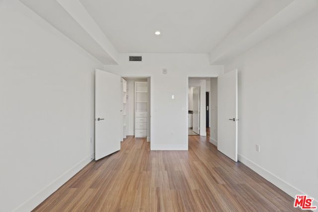518 N Gramercy Place 309, Los Angeles, CA 90004