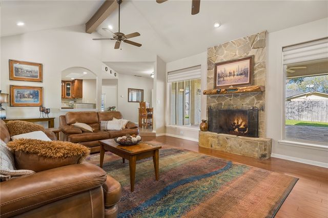 425 Seco Dr, Portland, TX 78374