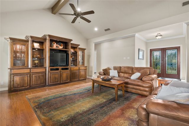 425 Seco Dr, Portland, TX 78374