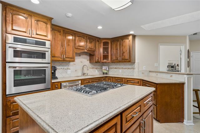 425 Seco Dr, Portland, TX 78374