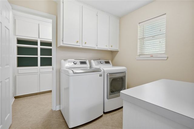 425 Seco Dr, Portland, TX 78374