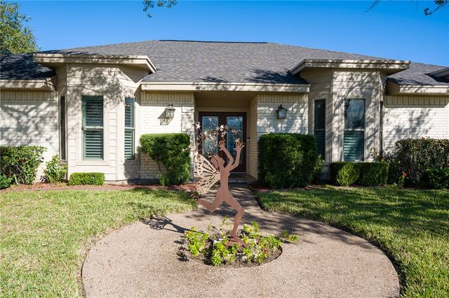 425 Seco Dr, Portland, TX 78374