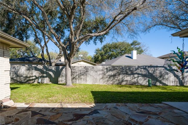 425 Seco Dr, Portland, TX 78374