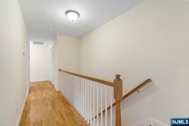 17 Skymark Court, Upper Saddle River, NJ 07458