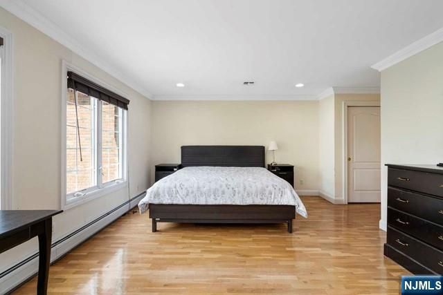 17 Skymark Court, Upper Saddle River, NJ 07458