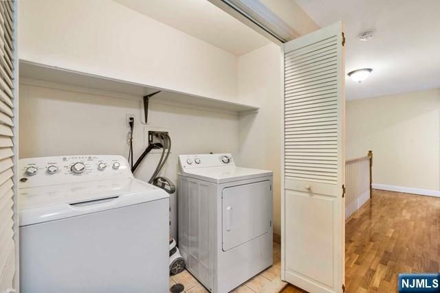 17 Skymark Court, Upper Saddle River, NJ 07458