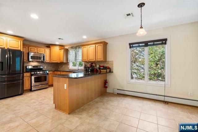 17 Skymark Court, Upper Saddle River, NJ 07458
