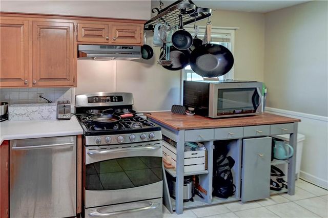 1335 SW Horizon Drive, Blue Springs, MO 64015