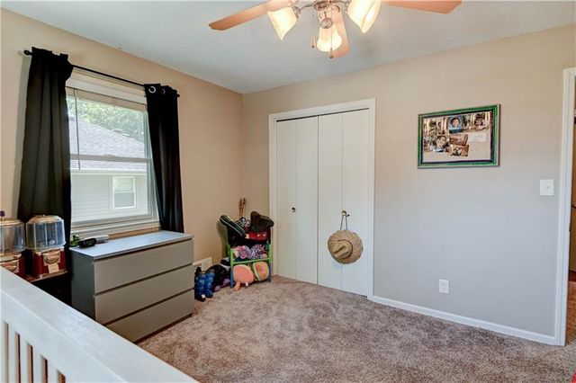 1335 SW Horizon Drive, Blue Springs, MO 64015