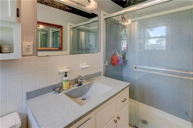 1335 SW Horizon Drive, Blue Springs, MO 64015
