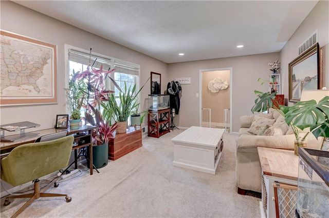 1335 SW Horizon Drive, Blue Springs, MO 64015