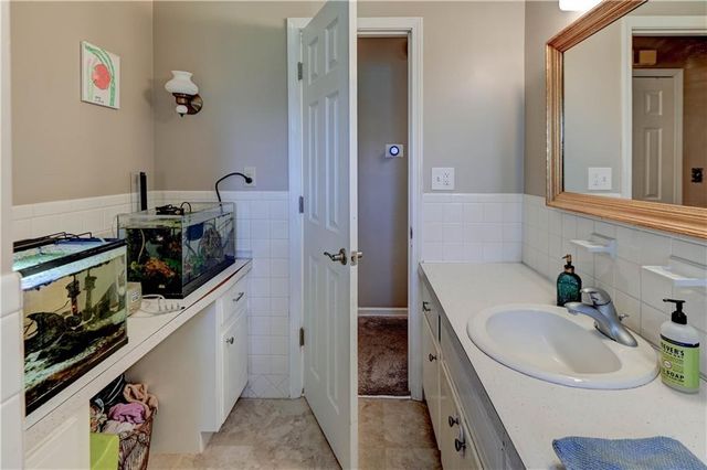1335 SW Horizon Drive, Blue Springs, MO 64015