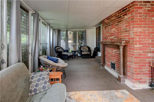 1335 SW Horizon Drive, Blue Springs, MO 64015
