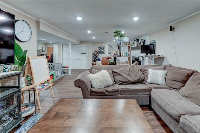 1335 SW Horizon Drive, Blue Springs, MO 64015