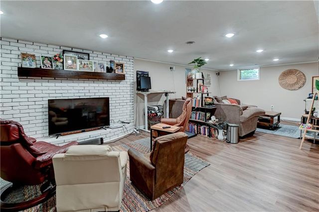1335 SW Horizon Drive, Blue Springs, MO 64015