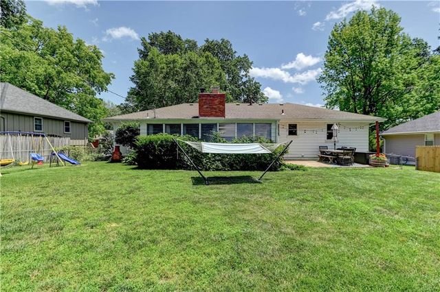 1335 SW Horizon Drive, Blue Springs, MO 64015