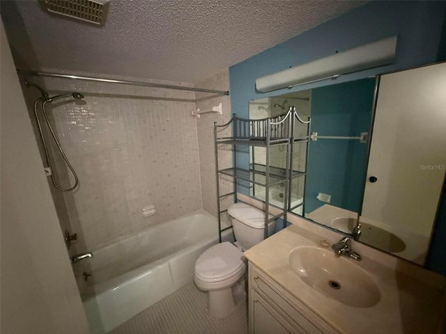 2536 CLUBHOUSE CIRCLE 202, Sarasota, FL 34232