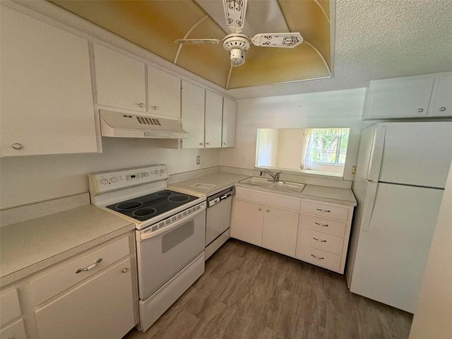 2536 CLUBHOUSE CIRCLE 202, Sarasota, FL 34232