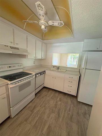 2536 CLUBHOUSE CIRCLE 202, Sarasota, FL 34232