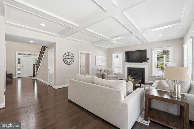 10718 SPRUCE ST, Fairfax, VA 22030
