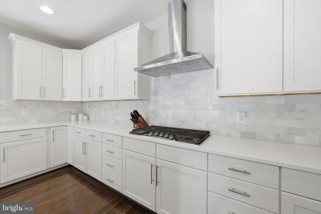 10718 SPRUCE ST, Fairfax, VA 22030
