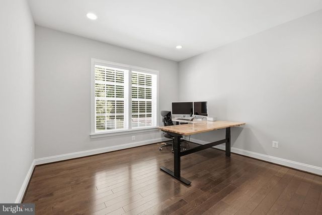 10718 SPRUCE ST, Fairfax, VA 22030