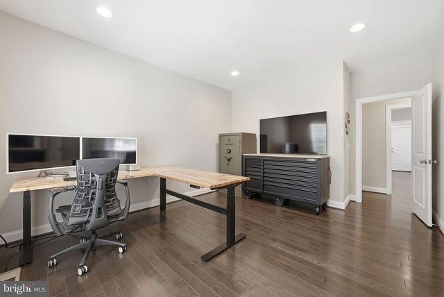 10718 SPRUCE ST, Fairfax, VA 22030