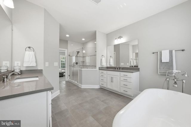 10718 SPRUCE ST, Fairfax, VA 22030