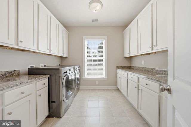 10718 SPRUCE ST, Fairfax, VA 22030
