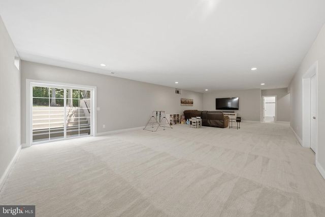 10718 SPRUCE ST, Fairfax, VA 22030