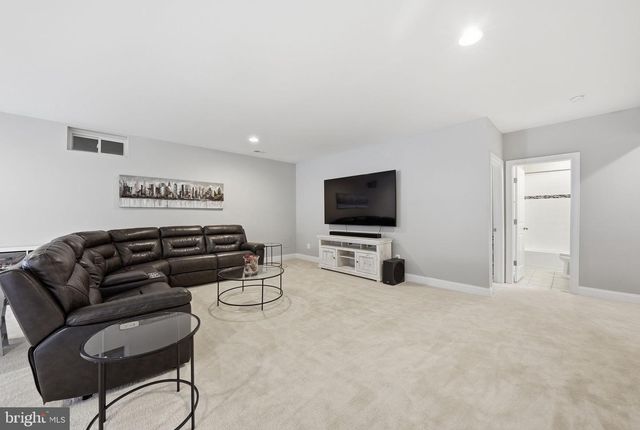 10718 SPRUCE ST, Fairfax, VA 22030