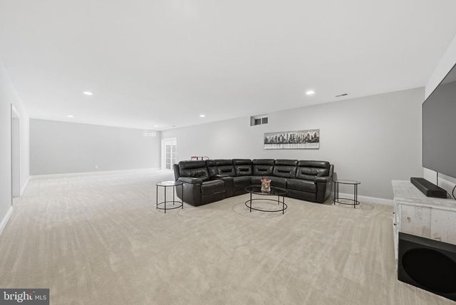 10718 SPRUCE ST, Fairfax, VA 22030