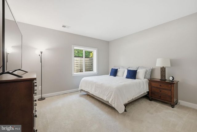 10718 SPRUCE ST, Fairfax, VA 22030