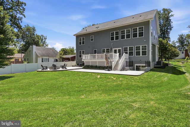 10718 SPRUCE ST, Fairfax, VA 22030