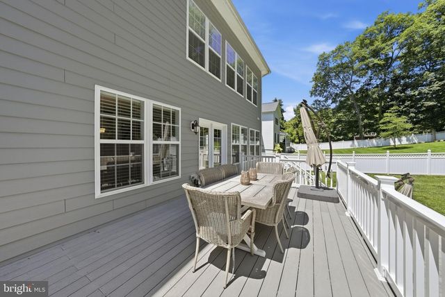 10718 SPRUCE ST, Fairfax, VA 22030