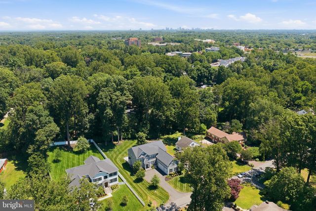 10718 SPRUCE ST, Fairfax, VA 22030